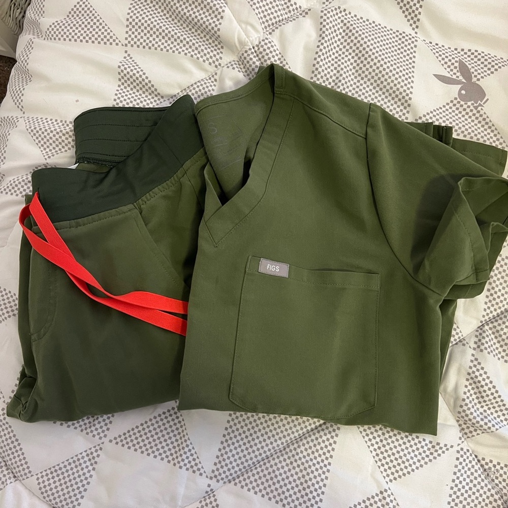 FIGS Dark Olive XS